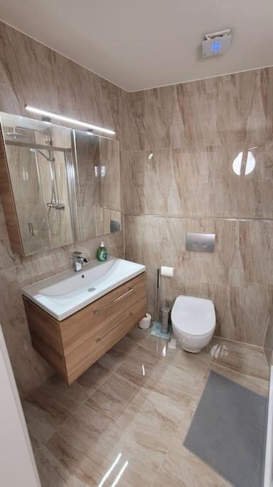 Luxusni Apartman Nedaleko Centra 프라하 외부 사진